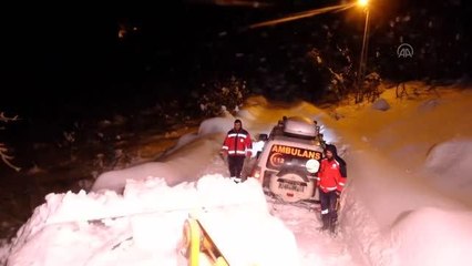 KASTAMONU - Köyde mahsur kalan hastaya 4 saatlik çalışma sonucu ulaşıldı