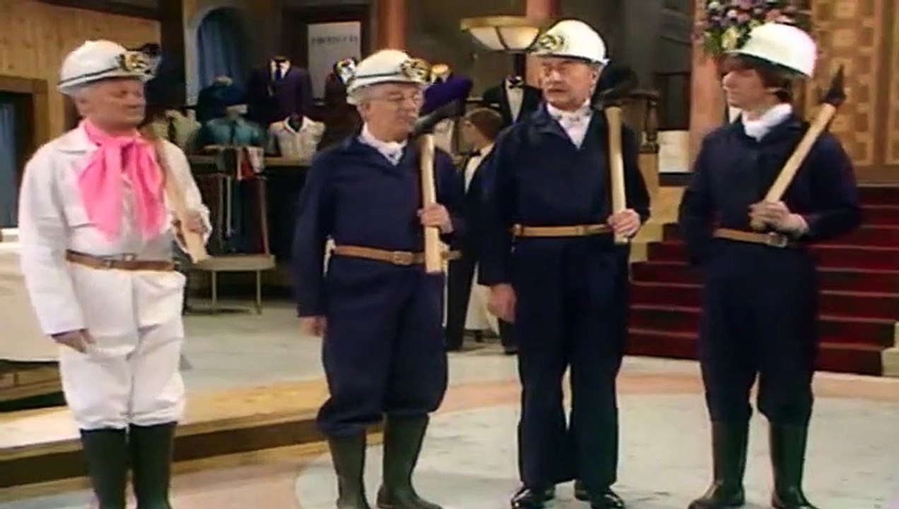 Are You Being Served S08 - Ep08 Roots (1981 Christmas Special) Hd Watch