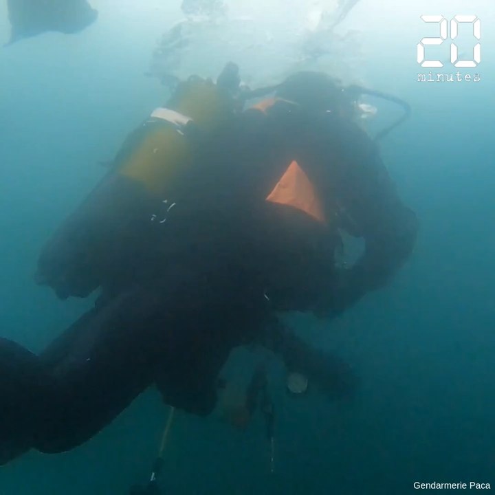 En immersion sous la glace avec les plongeurs de la gendarmerie de Martigues