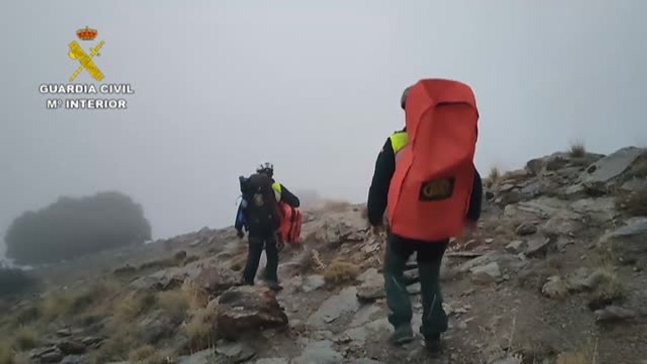 Complicado rescate de una senderista que fue embestida por una vaca en Sierra Nevada