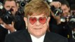 Elton John contraint de reporter deux concerts après avoir été testé positif au Covid