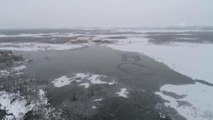 Son dakika... Efteni Gölü Kuş Cenneti'nde kar manzarası havadan görüntülendi