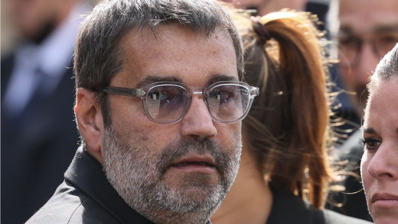 VOICI : Bernard Tapie : son fils Stéphane sort du silence pour faire respecter "ses dernières volontés"