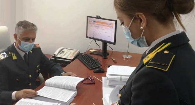 Napoli, sbloccavano patenti sospese in cambio di soldi: indagati funzionari e un poliziotto (26.01.22)