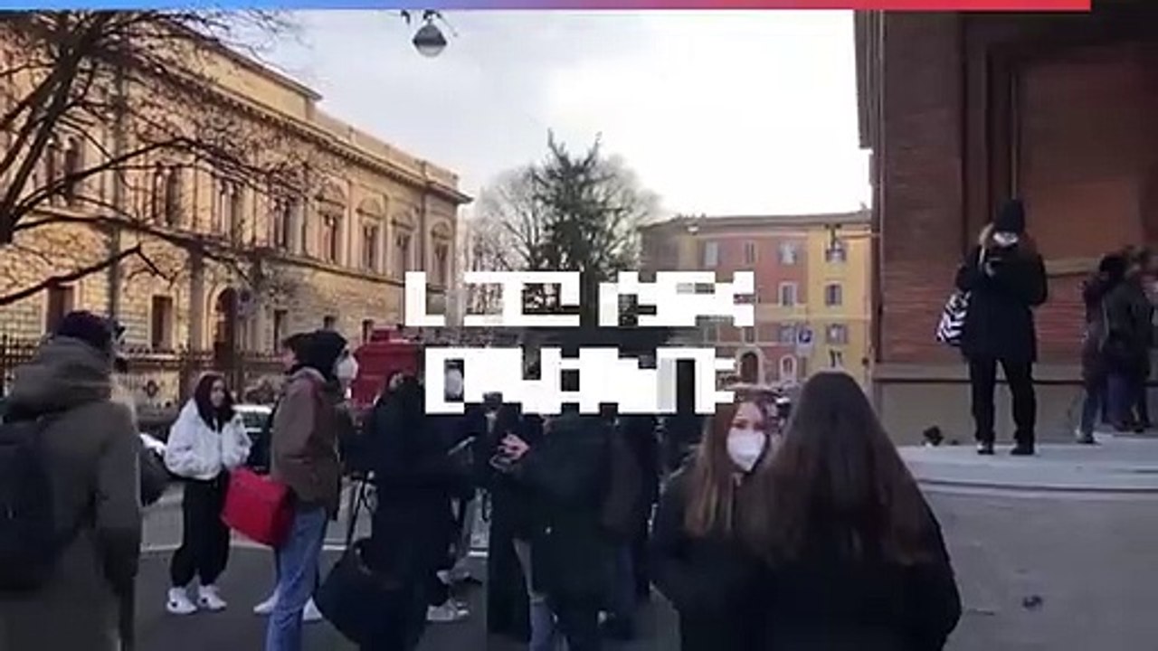 Fumo al liceo Righi, evacuate alcune classi dalla scuola