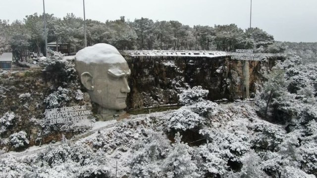 Turizm şehri 29 yıl aradan sonra beyaza büründü