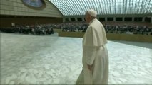 El Papa Francisco pide a los padres de hijos homosexuales que les apoyen
