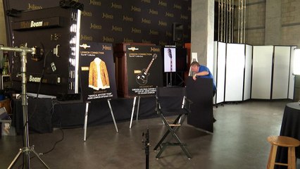 ابن جون لينون يعرض تذكارات شخصية للبيع على شكل NFT