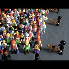 History Art : des œuvres en Playmobil pour montrer aux jeunes générations les horreurs d'Auschwitz