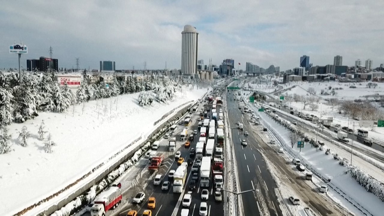Schneechaos in Istanbul und Athen