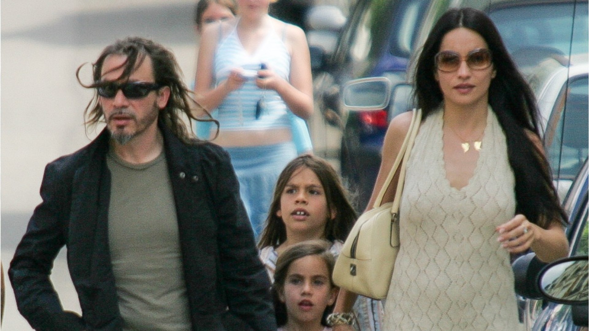 FEMME ACTUELLE - Florent Pagny atteint d’un cancer : qui sont ses deux  enfants, nés de son union avec Azucena ?