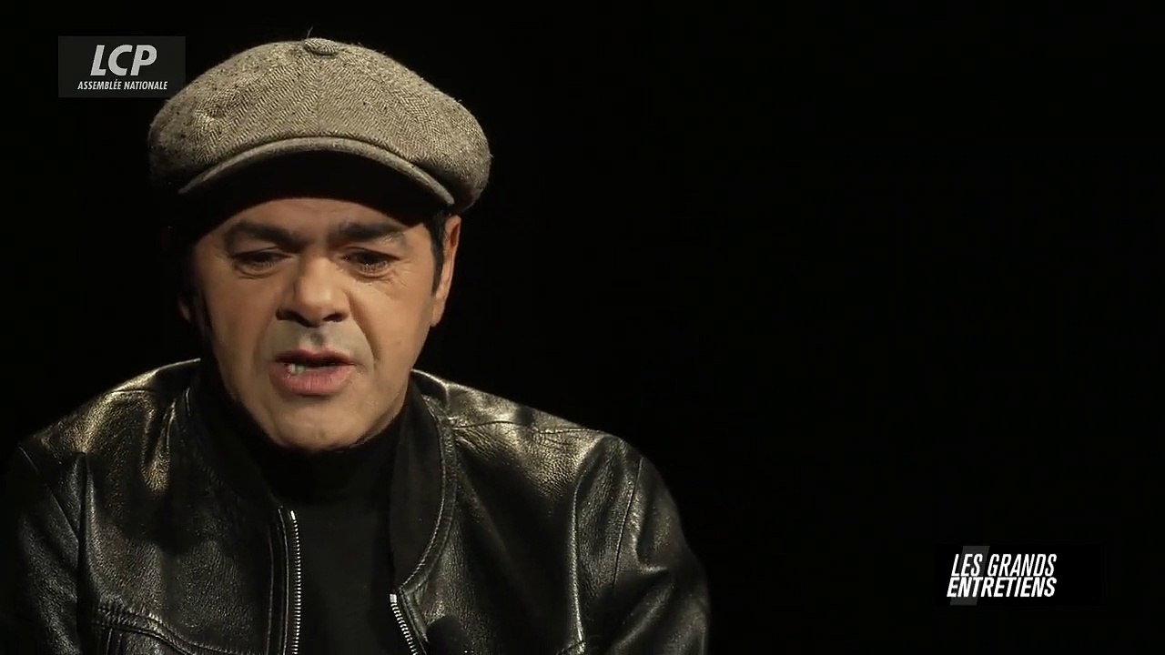 Habituellement discret sur l'accident qui lui a fait perdre l'usage d'un bras, Jamel Debbouze se confie: "Je n'ai pas accepté mon statut d'handicapé"