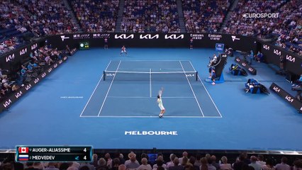 Medvedev est revenu de l'enfer : sa victoire épique contre Auger-Aliassime en vidéo