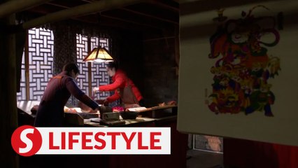 Chinese artist makes New Year pictures to celebrate Year of Tiger