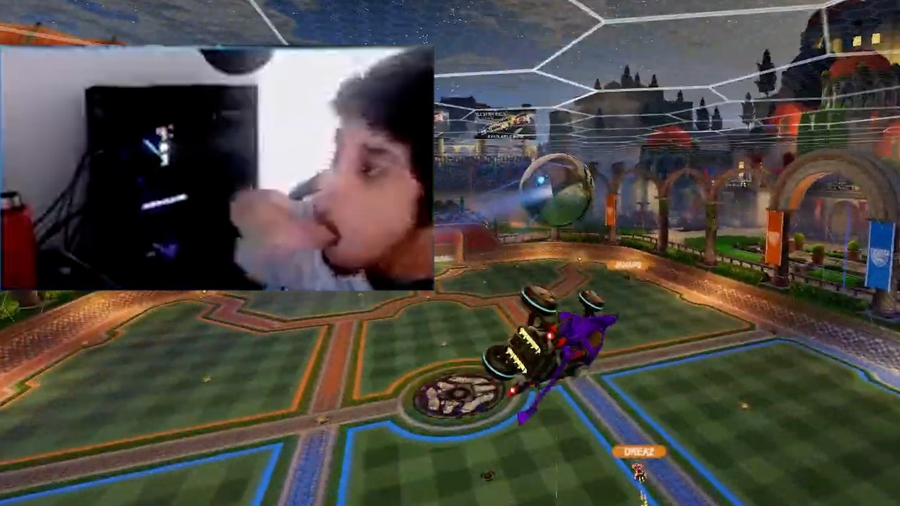 JSTN eating chips while destroying G2 - the disrespect...
