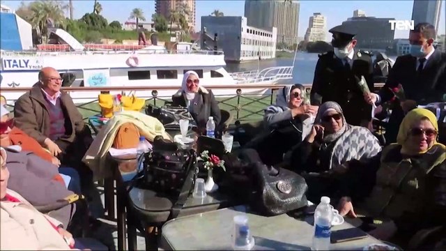 الداخلية تحتفل مع المواطنين بعيد الشرطة.. وتعقد ندوات للمفرج عنهم