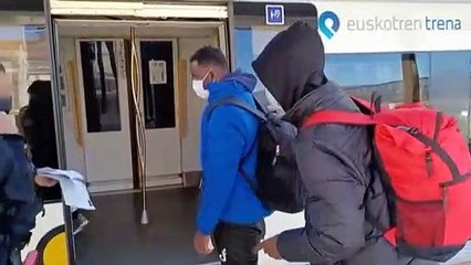 "Я уверен, что мне повезёт": мигранты пытаются попасть во Францию из Испании