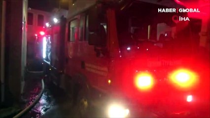 İzmir'de 3 kişinin yaşadığı tarihi binada yangın paniği