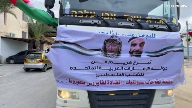 شاهد: غزة تستلم مليون جرعة من لقاح سبوتنيك الروسي المضاد لكورونا تبرعت بها الإمارات