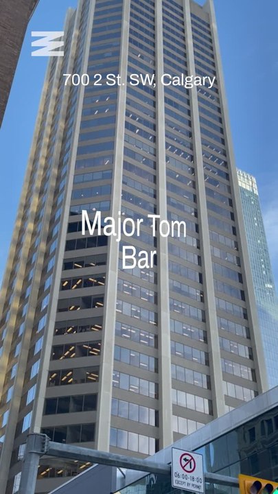 Calgary Has A Bowie-Inspired Bar In The Sky