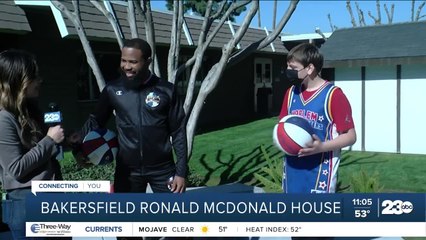 Speedy Artis from the Harlem Globetrotters visits the Bakersfield Ronald McDonald House