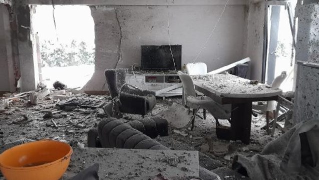 KALORİFER KAZANI PATLADI; 2 YARALI