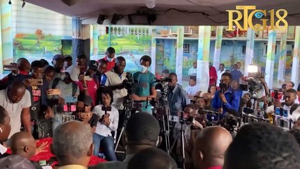 Moïse Jean Charles mande leta ayisyen pozisyone'l sou move trètman li di'l sibi Etazini.