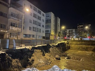 BALIKESİR - Toprak kayması nedeniyle iki bina boşaltıldı