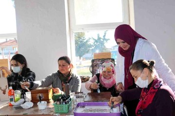 Kendi köyünde usta öğretici oldu, köy kadınlarına cesaret verdi