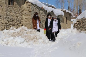 VAKALARIN ARTTIĞI VAN'I, AŞILAMADA 'MAVİ KATEGORİ'YE TAŞIMAK İÇİN ÇABALIYORLAR
