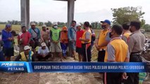 Polres Grobogan Membantu Warga Desa Papanrejo Kecamatan Gubug, Kabupaten Grobogan, Memburu Hama Tikus