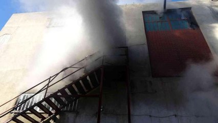Son dakika haberi: Uşak'ta fabrikada çıkan yangın hızlı müdahaleyle söndürüldü
