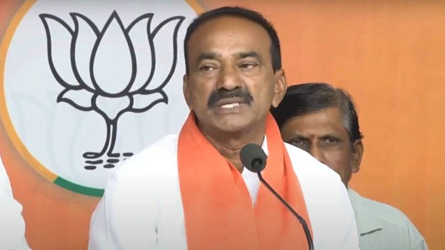 Etela Rajender : రాజ్‌భవన్‌కు వెళ్లకుండా KCR రాజ్యాంగాన్ని ఉల్లంఘించారు | Oneindia Telugu