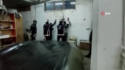 Yüzünü gizleyen göçmen kaçakçısını iki kaşının arasındaki yara izi ele verdi