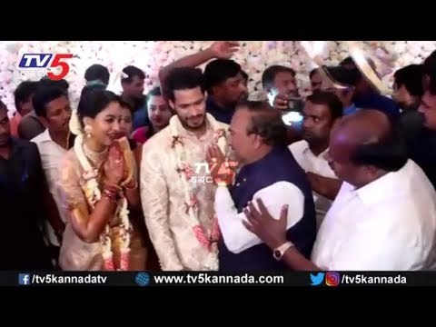 Karnataka Politicians Are Attends To Nikhil Kumaraswamy Engagement Ceremony | TV5 Kannada