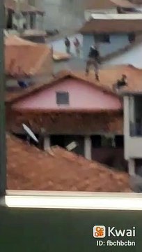 Homem é preso em cima do telhado no Sul de Minas
