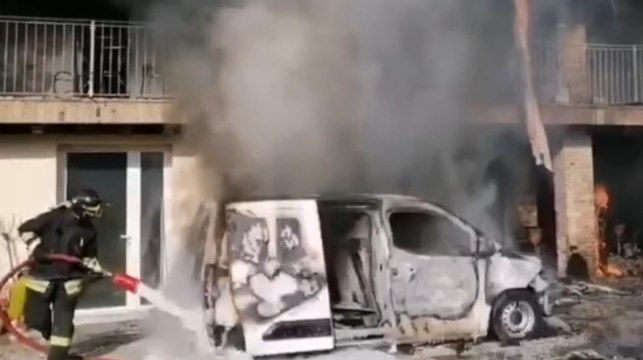 Sesto al Reghena (PN) - Incendio distrugge casa in località Bagnarola: in salvo intera famiglia (27.01.22)