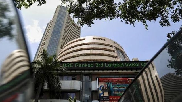 Sensex drops 581 pts, Nifty holds 17,100; Fed signals March interest rate hike; more