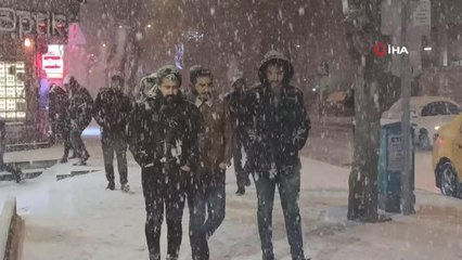 Van'da kar yağışı etkili oluyor