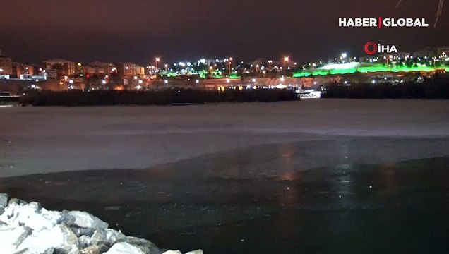 Ankara’nın simge yeri Mogan Gölü buz tuttu