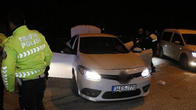 Polisten kaçan alkollü sürücü ortalığı birbirine kattı