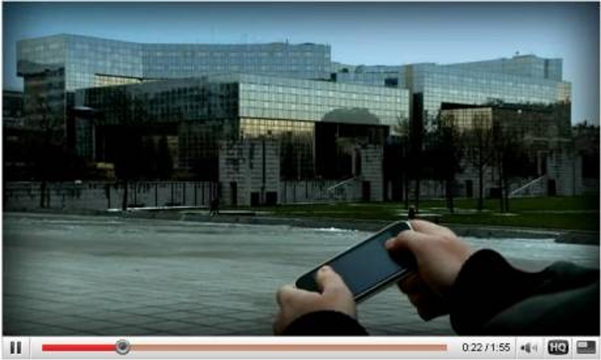 La vidéo de l'AR.Drone de Parrot, un hélicoptère piloté par iPhone