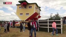 Construite à l'envers, cette maison insolite fait sensation en Colombie