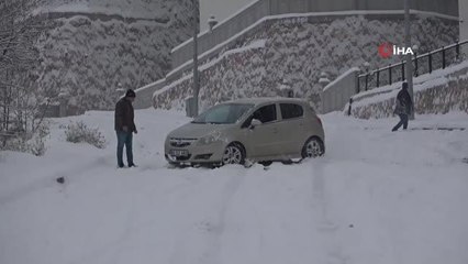 Kaygan yollar sürücülere zor anlar yaşattı