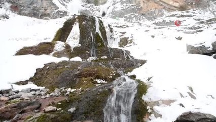 Derebağ Şelalesi'nde 'kış' güzelliği