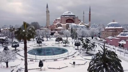 ड्रोन की नजर से देखिए बर्फ में लिपटा सफेद इस्तांबुल