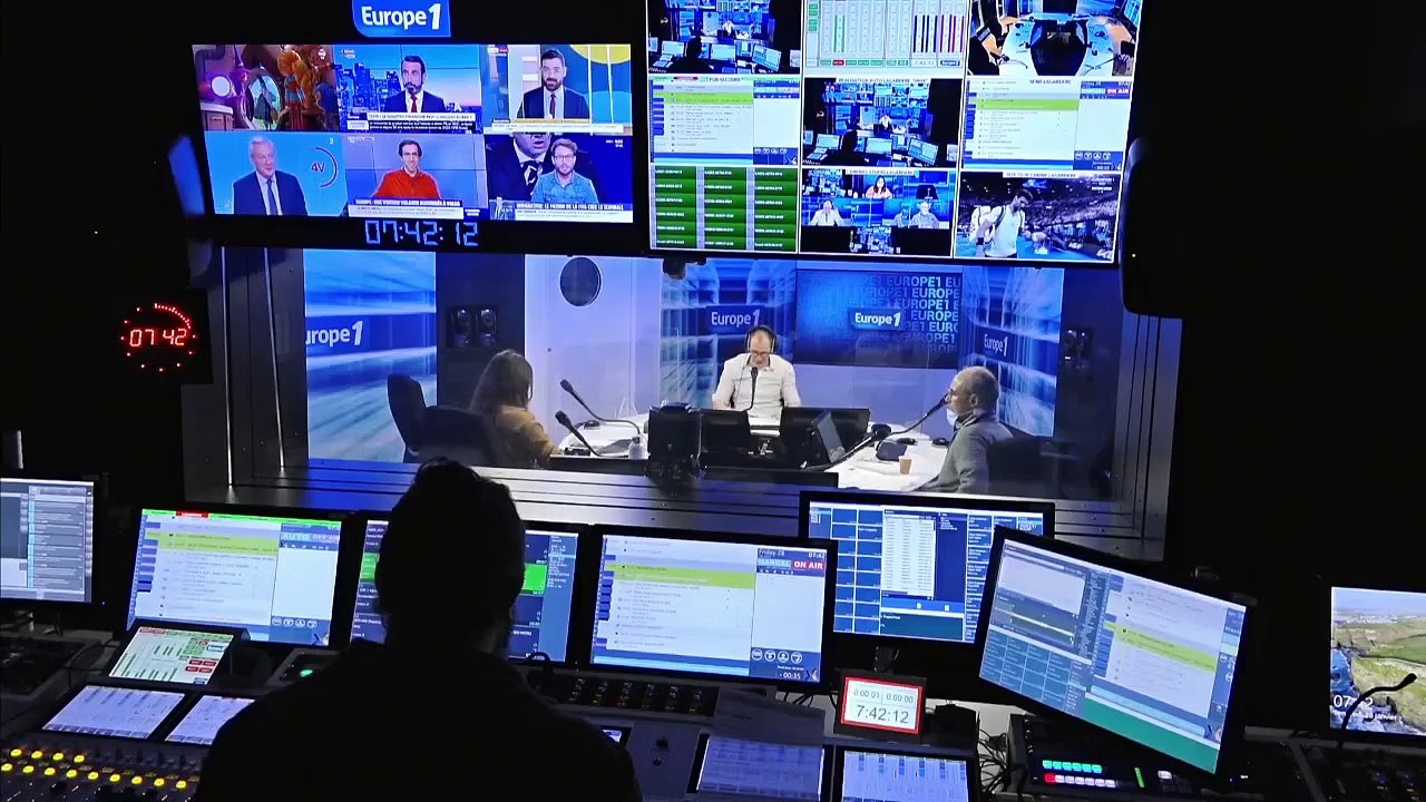 Vladimir Poutine : de l'utilisation de la terreur à l'intérieur à la menace de guerre à l'extérieur