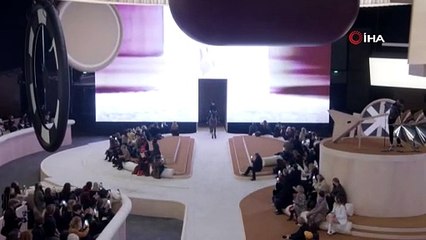 Monako Prensesi'nin torunu podyuma at sırtında çıktı