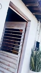 Casa é incendiada em Sousa e mulher é conduzida à delegacia suspeita de ter provocado as chamas