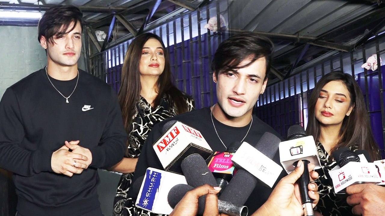 Bigg Boss Fame Asim Riaz and Divya Agarwal Get Papped In The City